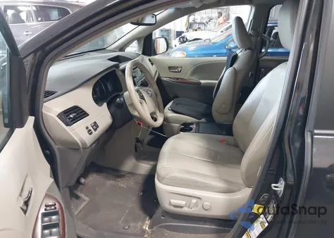 2013 Toyota Sienna Xle V6 8 Passenger from USA, damaged, VIN 5TDYK3DC3DS303778